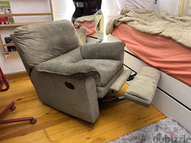 In & Out Recliner 3