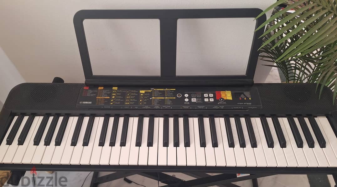 Yamaha PSR-F52 1