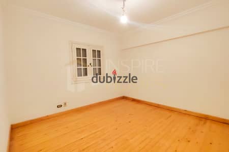 For rent administrative in Bloran steps to the sea 175m
