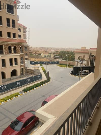 شقة فى كومباوند 90 avenue بجوار الجامعة الامريكية