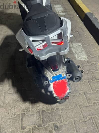 Scoter keeway vista