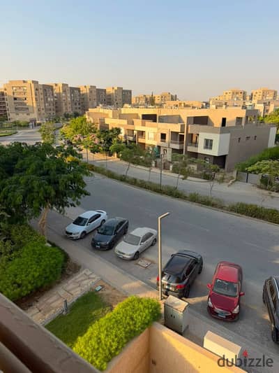 شقة لقطة للبيع استلام فوري 185 م  في ذا سكوير 3 نوم + 3 حمام لاندسكيب فيو اقل سعر في الماركت