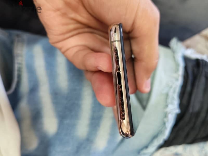 Apple - iPhone XS 1