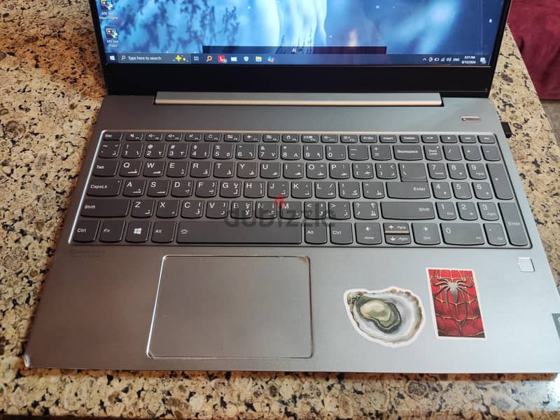 Lenovo i5-8 GPU 1650 1