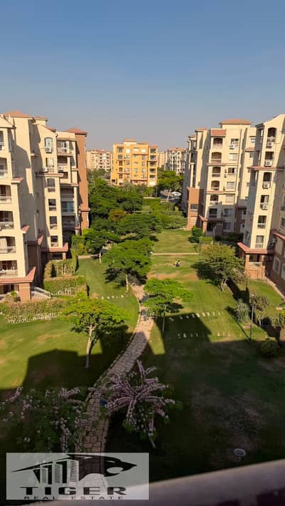In my city 135 m. in the b1 distinctive location wide garden view