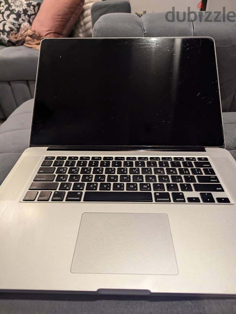 MacBook pro 15 inch 1
