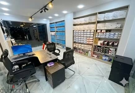 محل للإيجار في مدينة العبور – الحي الثالث –مول كريتيف  خط 10 من المالك
