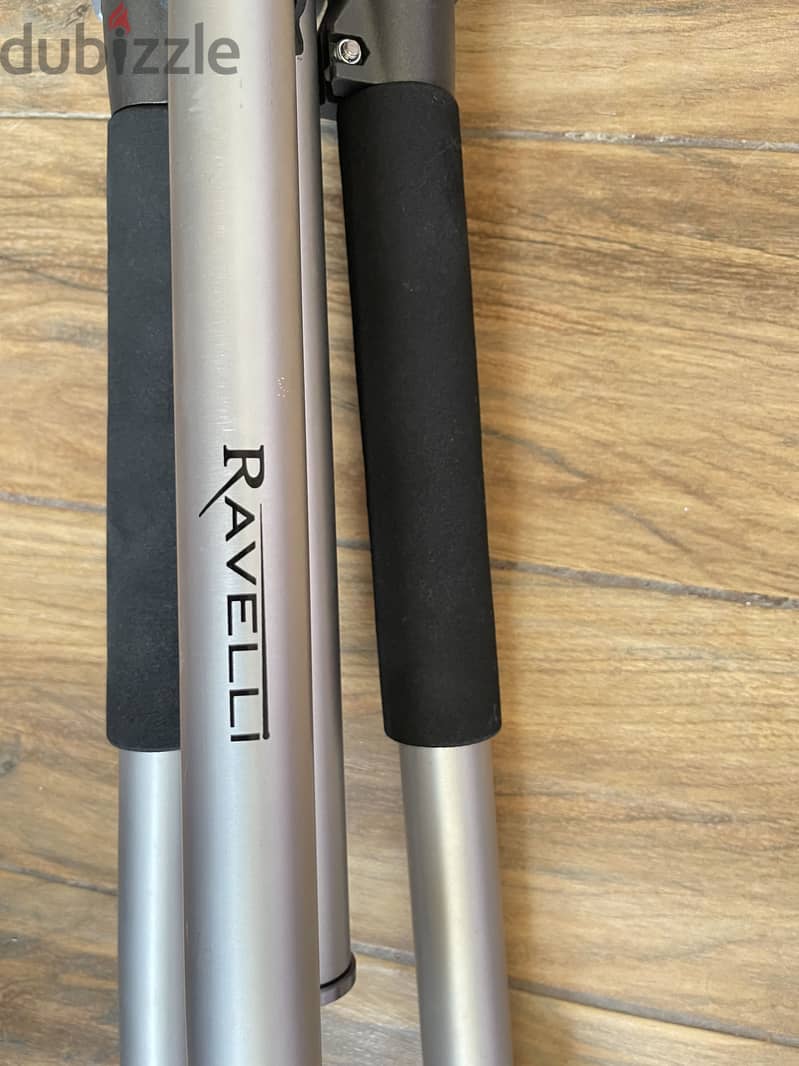 Heavy Duty Camera Tripod 1