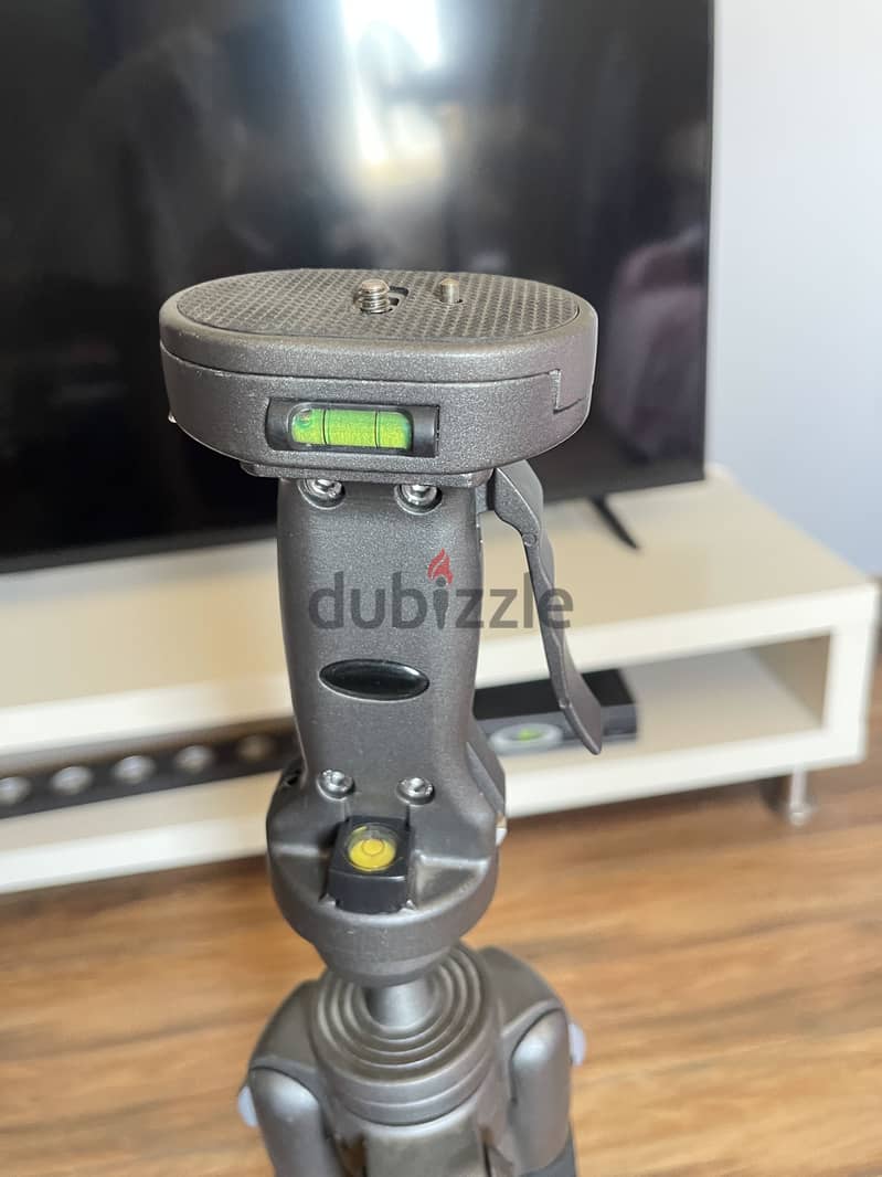 Heavy Duty Camera Tripod 3