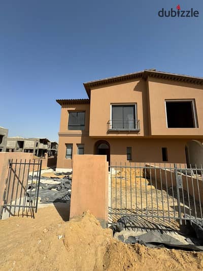 Townhouse 220m 4 bedrooms with large garden  for Sale in Sheikh Zayed | Prime Location | Gated Community