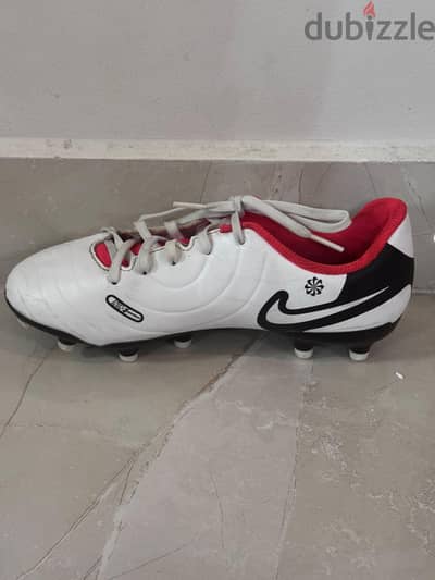 Nike tiempo original wight red black size 36.5