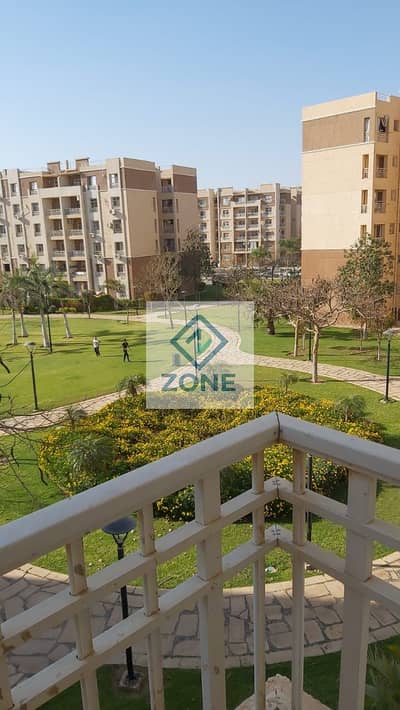 For rent: 2 bedrooms and 1 bathroom, 82 square meters, in B7.