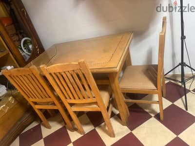 ترابيزه مستعله بتلات كراسي