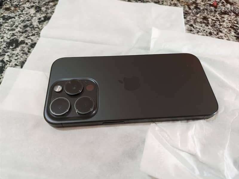 Apple - iPhone 15 Pro 4