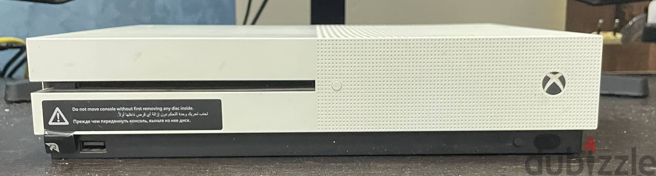 Xbox 1 S with Kinect and 2 controllers 2