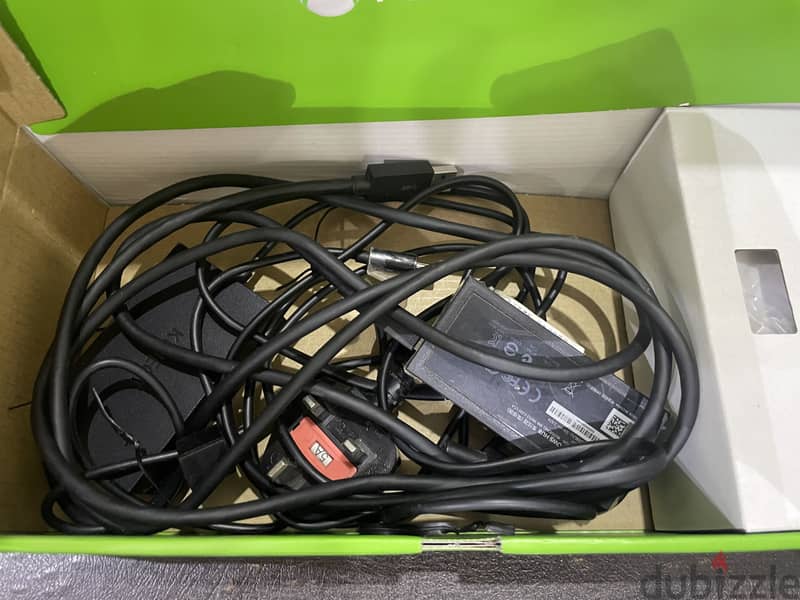 Xbox 1 S with Kinect and 2 controllers 8