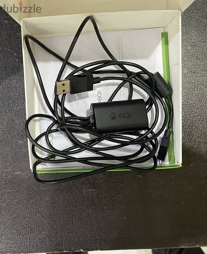 Xbox 1 S with Kinect and 2 controllers 11