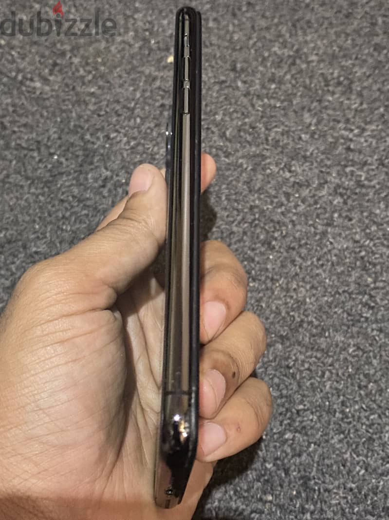 Apple - iPhone 11 Pro Max 2