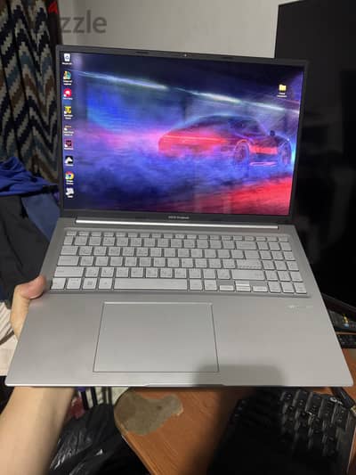 Asus Vivobook 16 شبه جديد