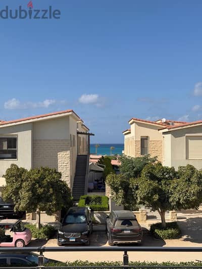 Seaview beach chalet in Caesar Seaview beach chalet in Caesar