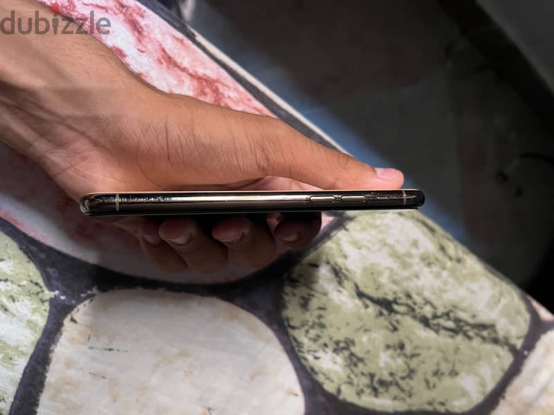 Apple - iPhone 11 Pro 3