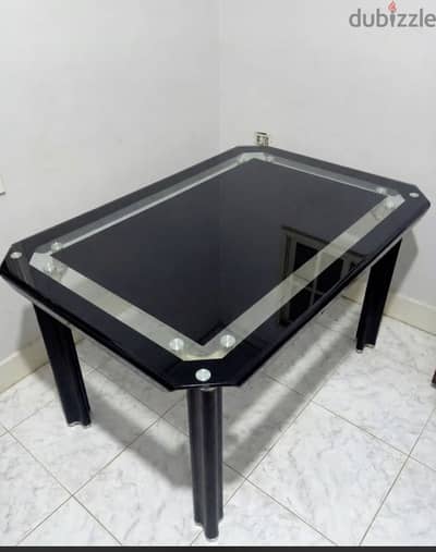سفرة مودرن ٤ كراسي للبيع
