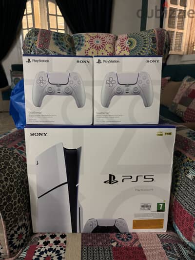 Ps5 slim 1 tera + 2 controller price 3900