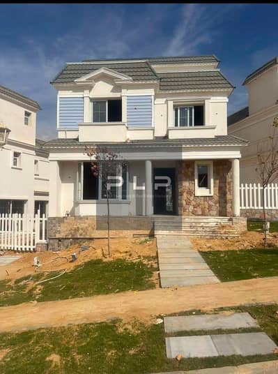 Resale Villa First Row Lagoon in Mountain View iCity New Cairo Lagoon Park
