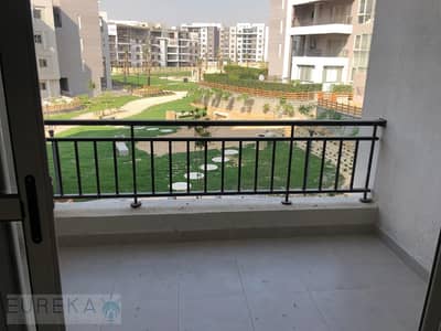 Apartment 215M (semi-furnished) 3 Bedrooms + 3 bathrooms