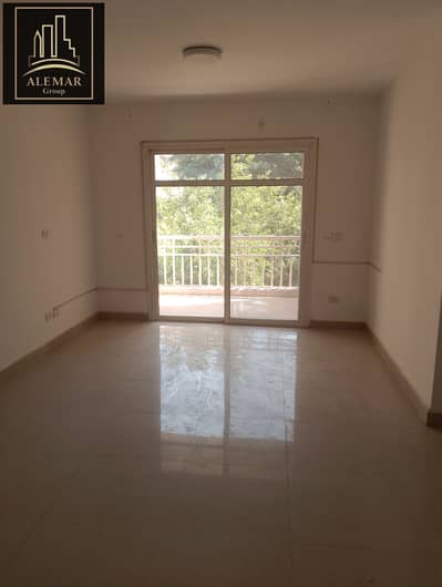 96 meters for rent in Madinaty B7, first floor, garden view, natural gas, first occupancy