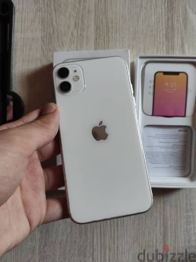 IPhone 11 معاه العلبة