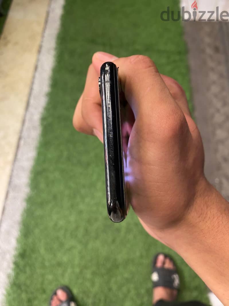 Apple - iPhone XS Max 4