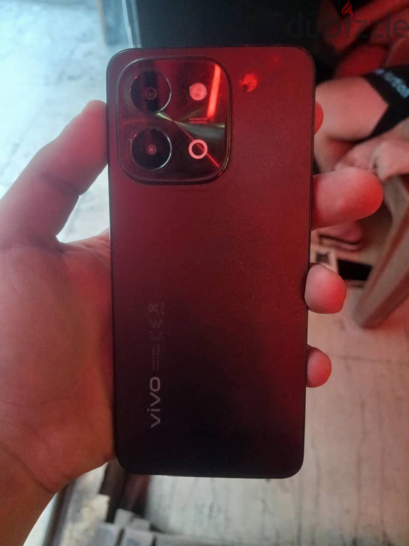 Vivo Y28 1