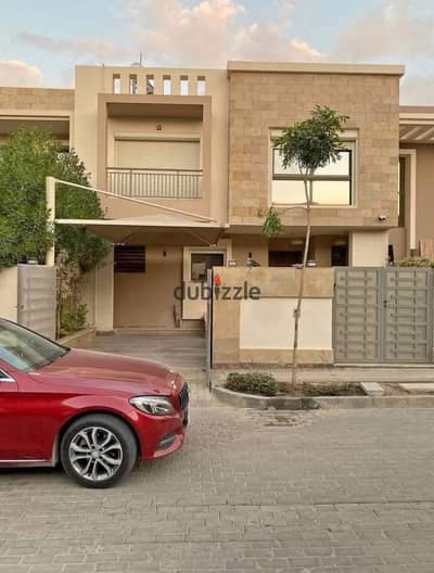 فيلا بنصف الثمن في كمبوند تاج سيتي taj city ب التجمع امام المطار مباشرة و امام فندق كمبنسكي