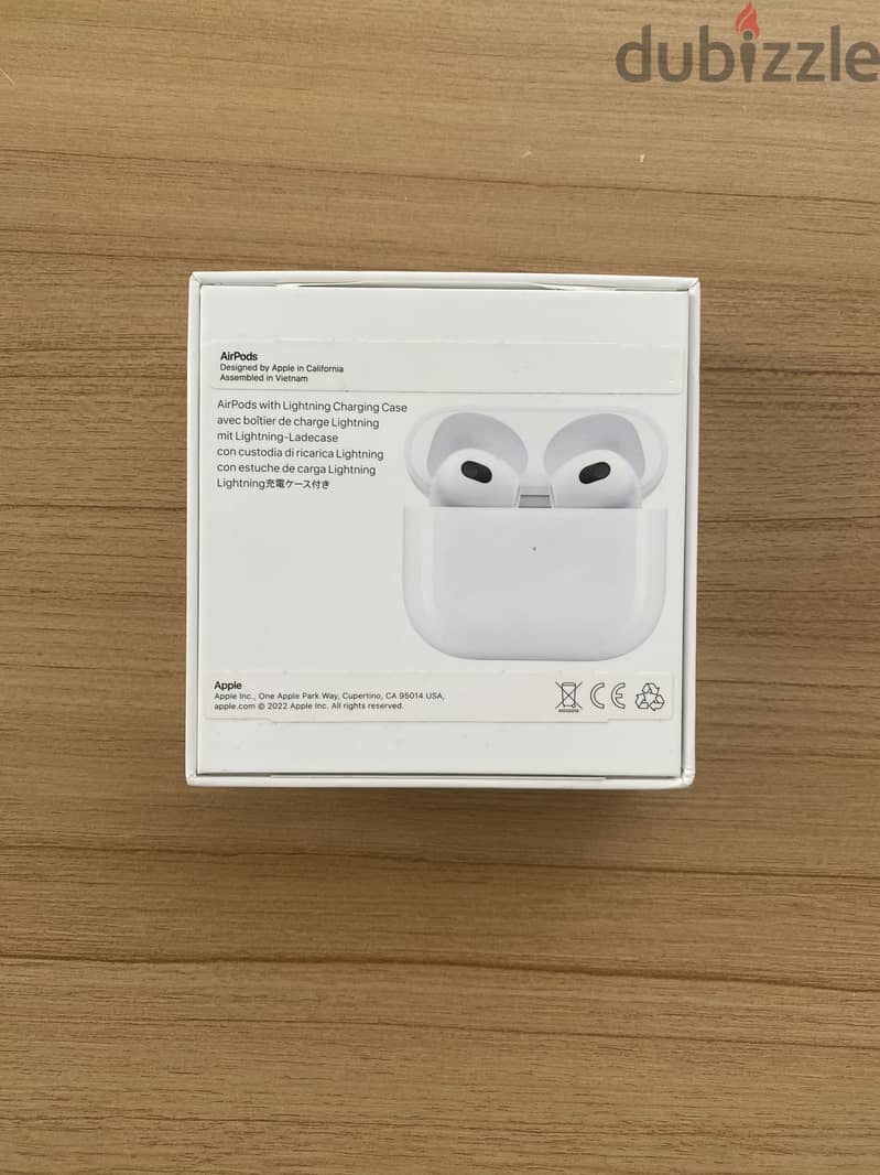 Apple AirPods 3 Form Apple Store USA 2