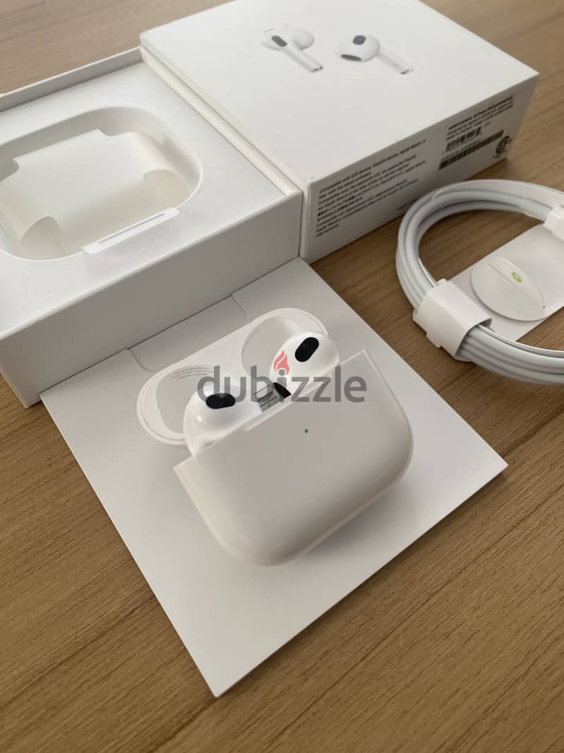 Apple AirPods 3 Form Apple Store USA 4