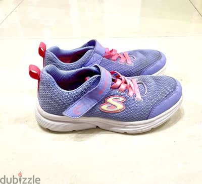 Sketchers girls sneakers size 32/33