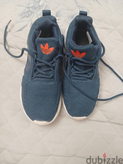 كوتشي Adidas اورجينال مقاس 33.5 صناعة اندونيسي وارد ايطاليا