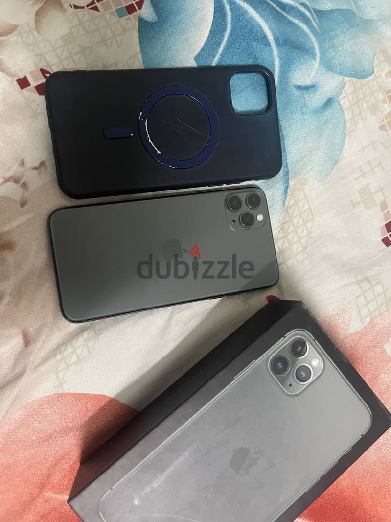 Apple - iPhone 11 Pro Max 3