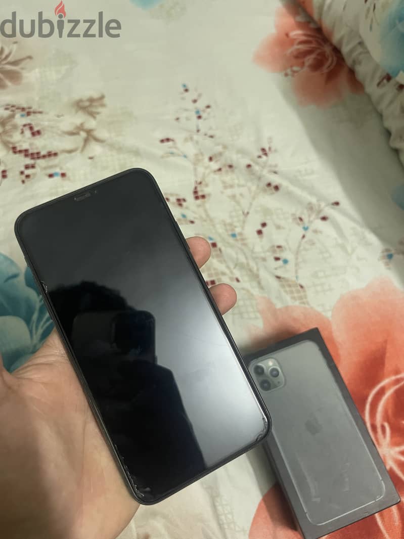 Apple - iPhone 11 Pro Max 4