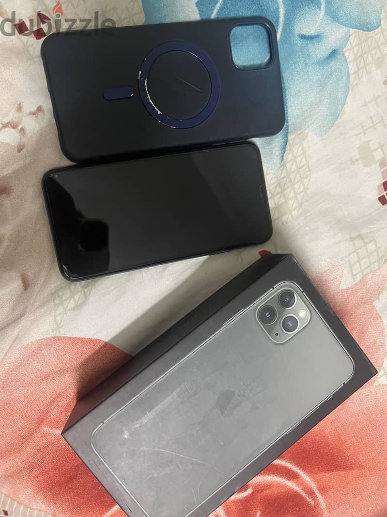 Apple - iPhone 11 Pro Max 8