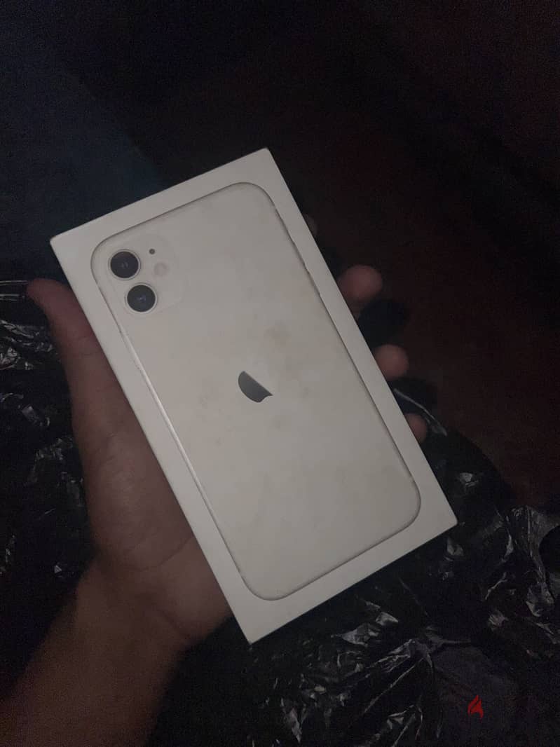 Apple - iPhone 11 5