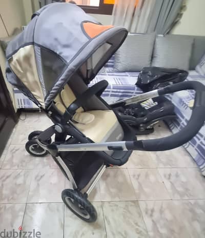 عربية اطفال Maxi-cosi  و كارسيت للسيارة  للبيع