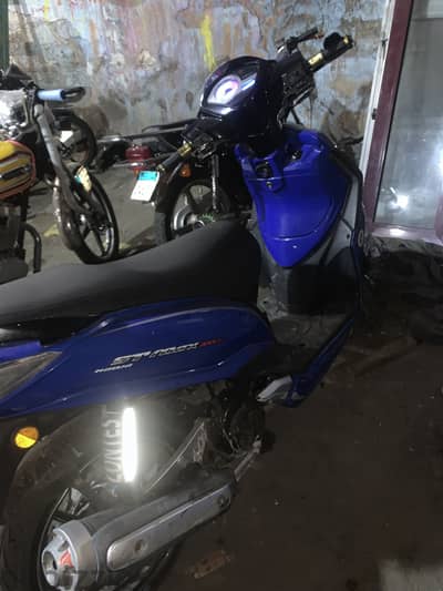 سكوتر hawa st max 200