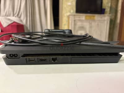 للبيع: بلايستيشن 4 سليم (PS4 Slim)