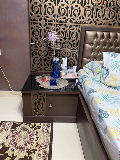 ٤ غرف نوم وسفرة وركنه وصالون