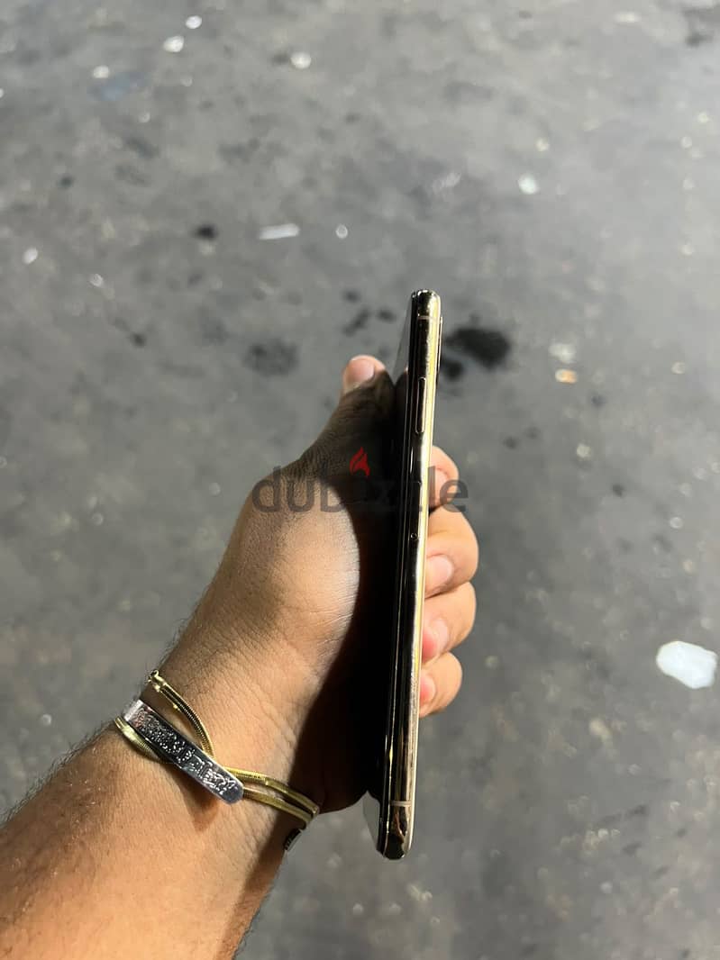 Apple - iPhone XS Max 3