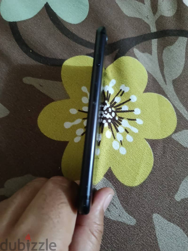 Apple - iPhone 7 2