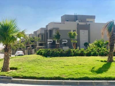 تاون هاوس للبيع استلام فوري بسعر لقطه مقدم واقساط في كمبوند بالم هيلز القاهره الجديد