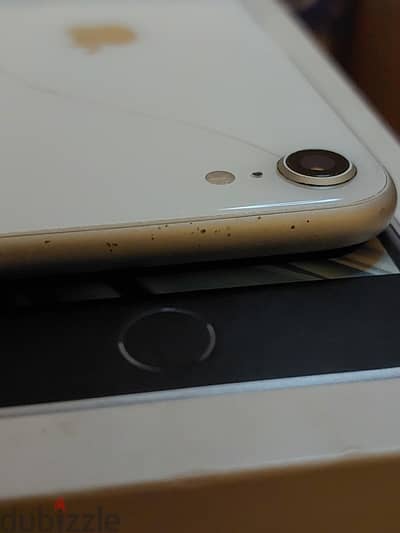 iPhone SE 2020 – 128GB – حالة ممتازة